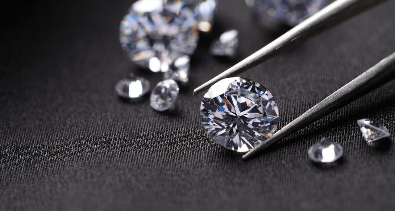 Diamond Shape Guide: Find the Perfect Shape for Your Style