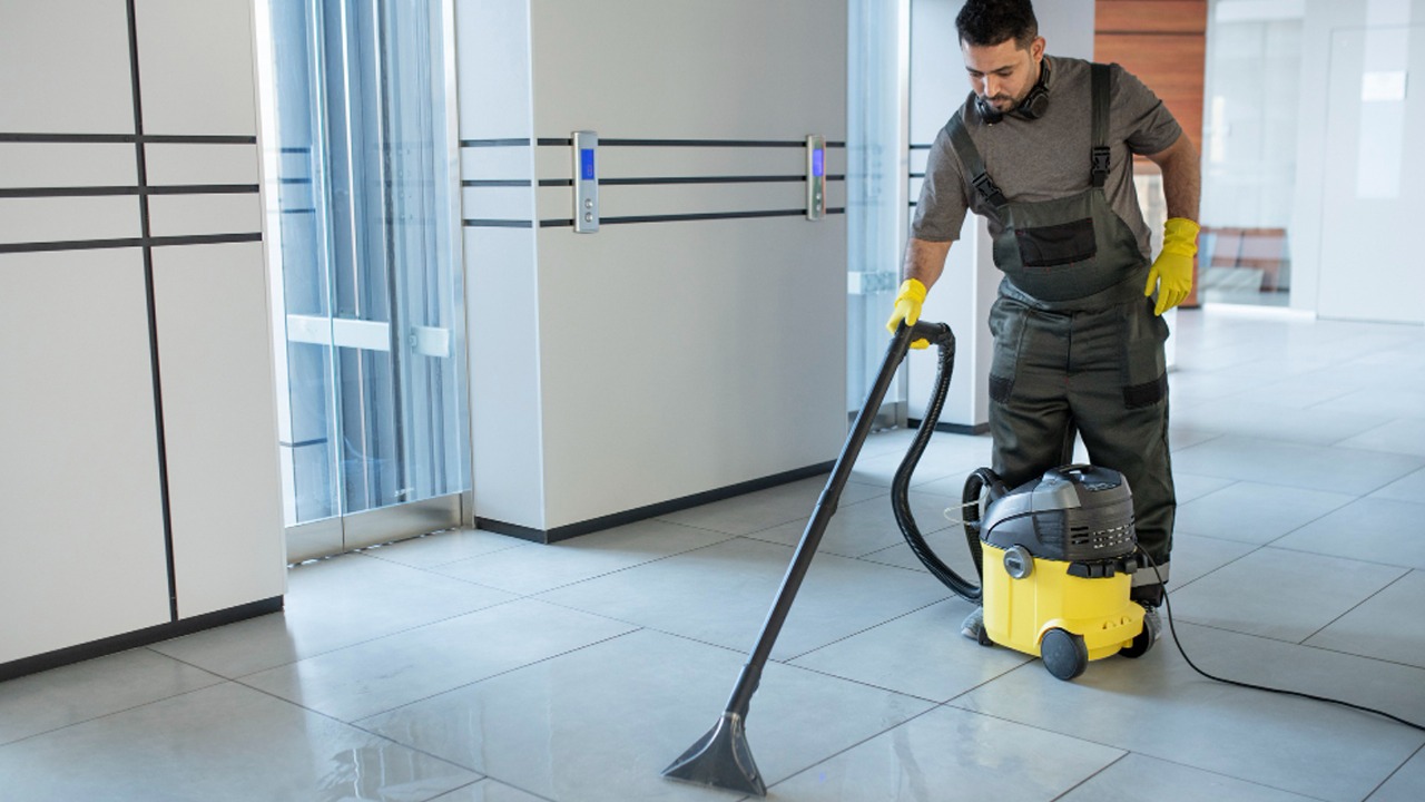 Office Cleaning Services Dubai for a Dust-Free Workplace