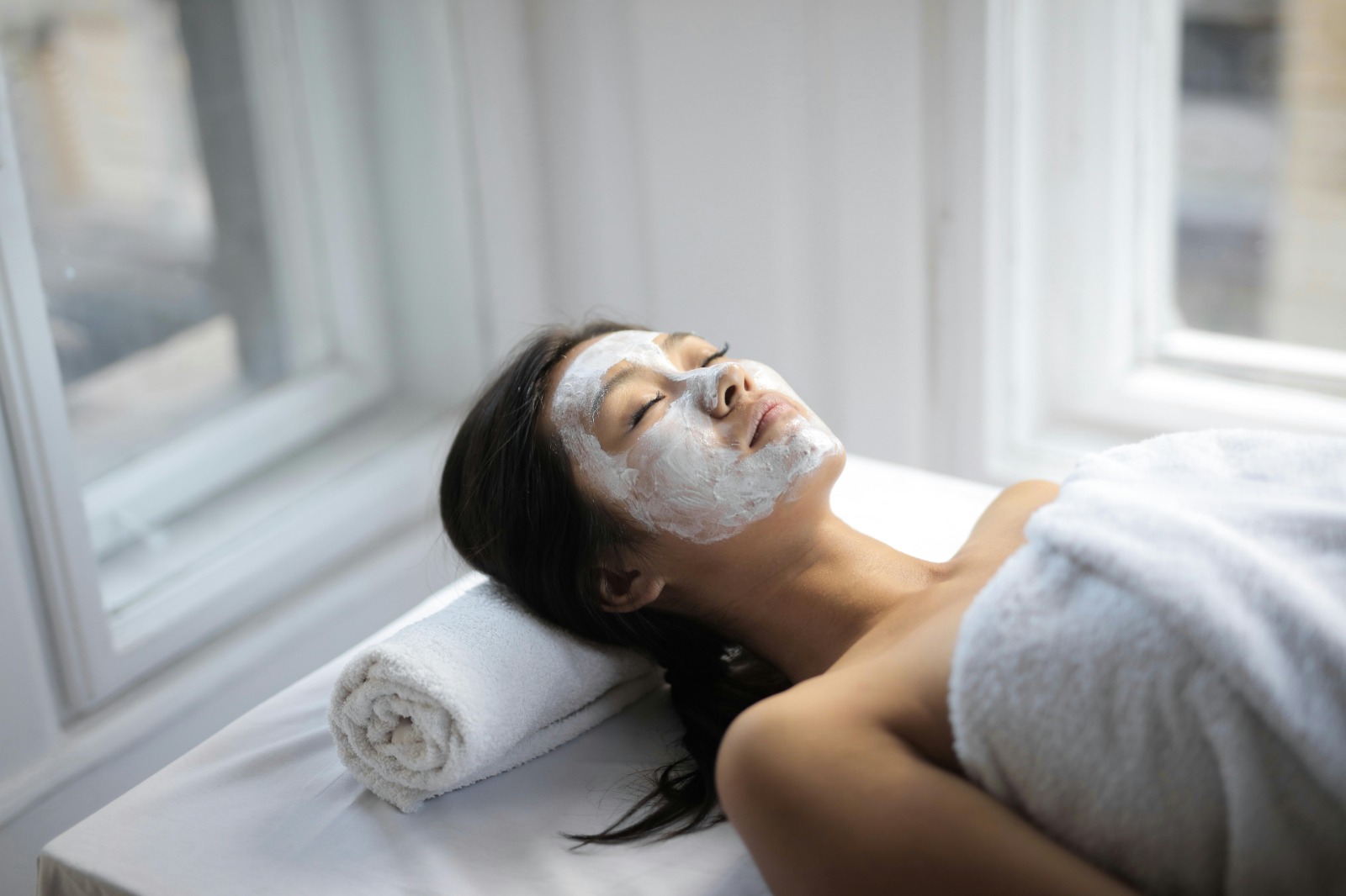 Waxing and Facial Near Me: The Perfect Combination for Glowing Skin