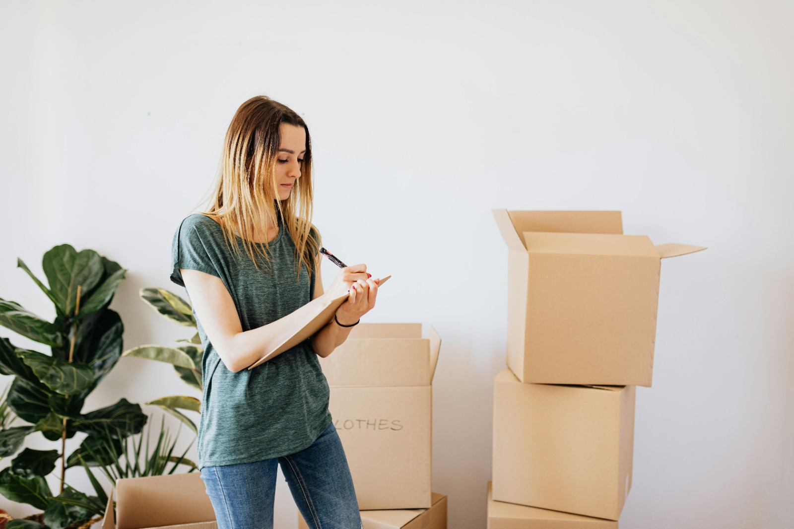 UK Furniture Shipping Prices for International Moves