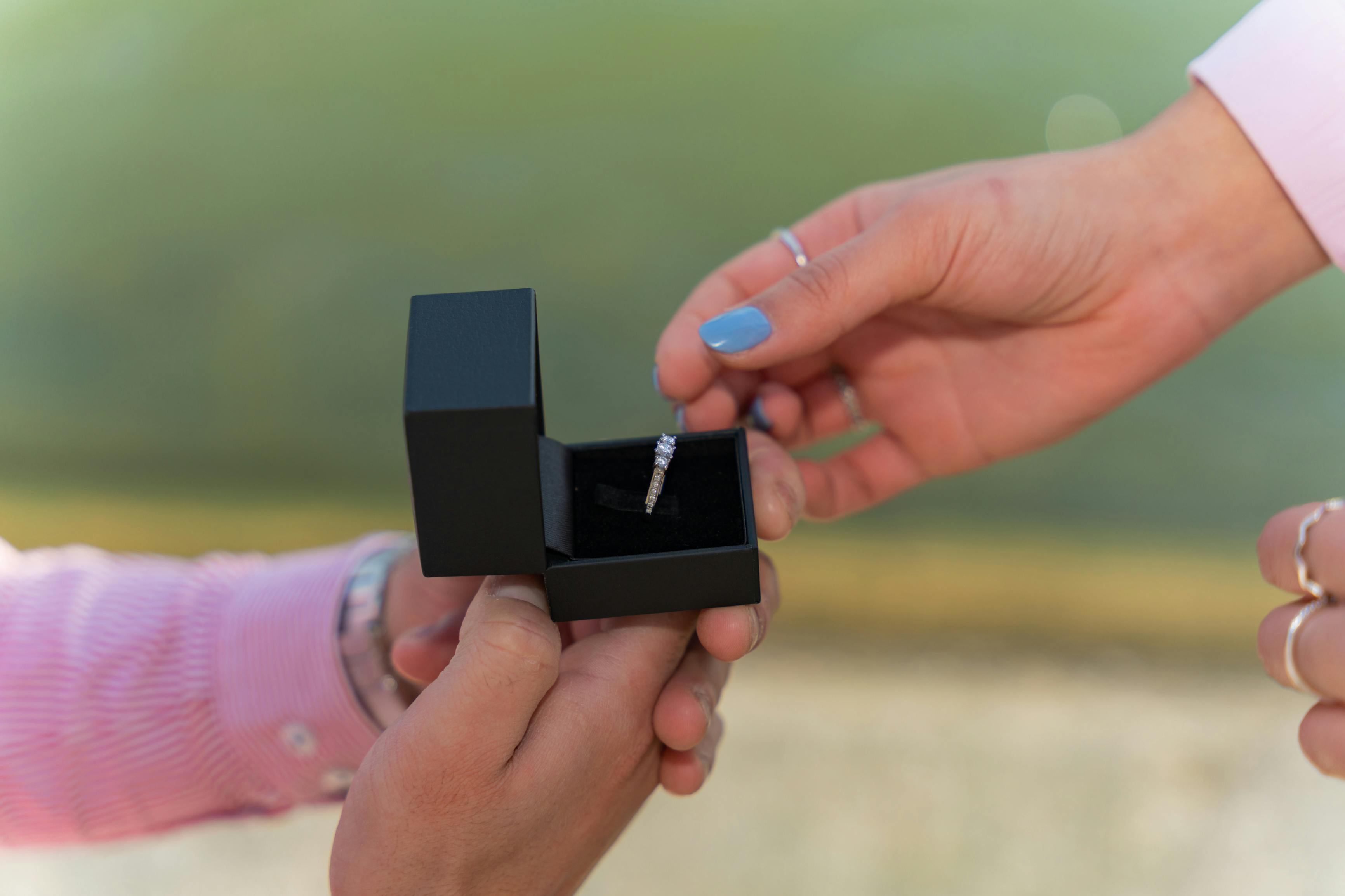 Affordable Diamond Christmas Presents – Genuine Sparkle Without the High Price Tag