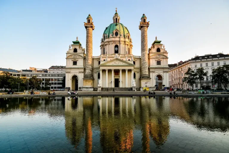 vienna-3756166-Header_Mobile